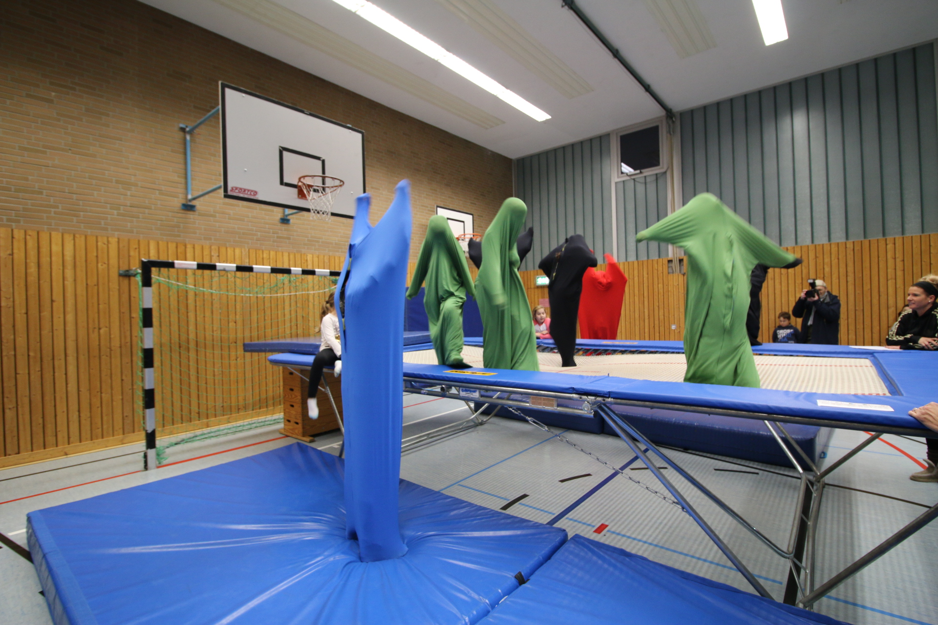 Wir empfehlen die neue Corona Sportkollektion 2020! Wir empfehlen die neue Corona Sportkollektion 2020!